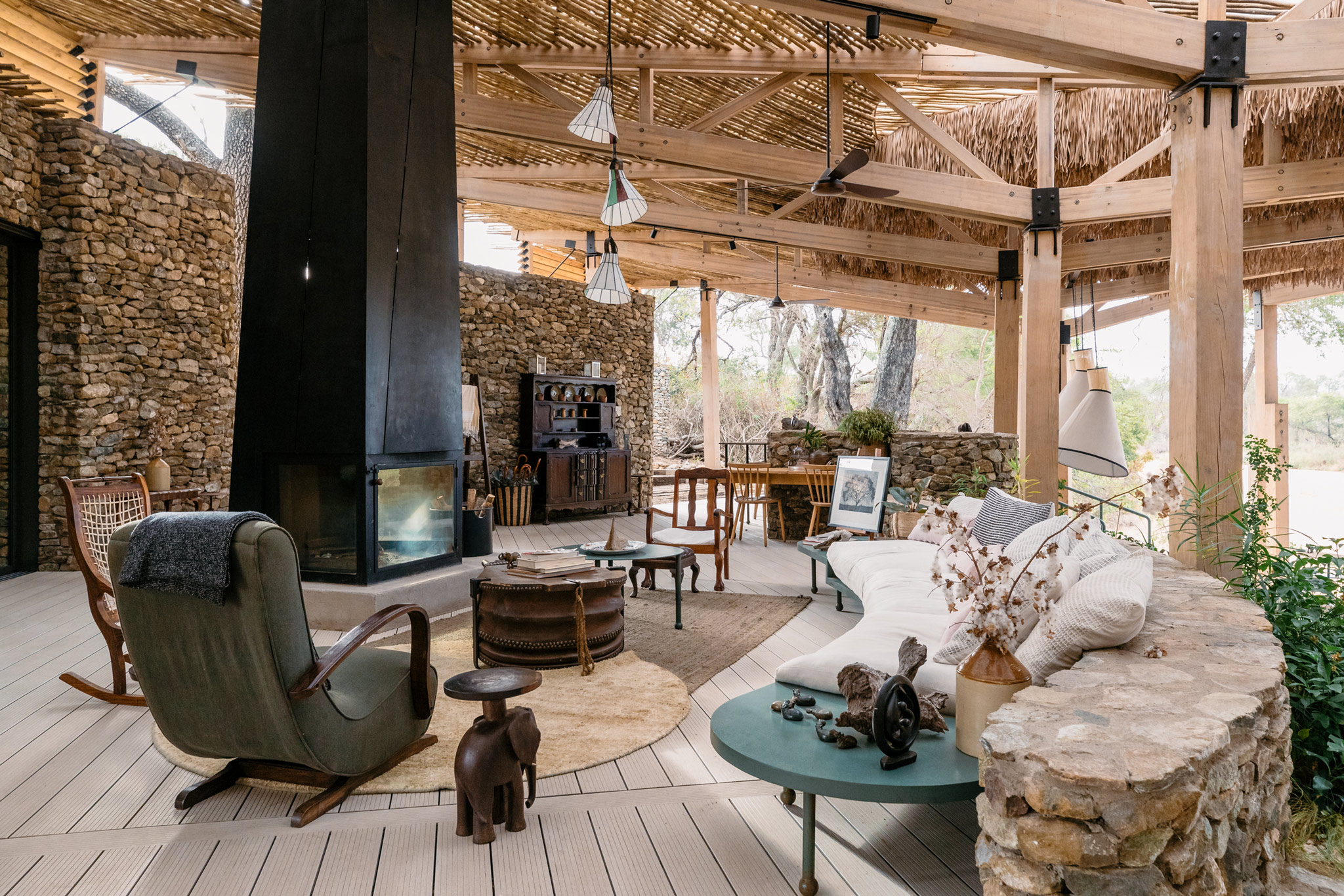 thornybush saseka tented camp main lounge area on deck